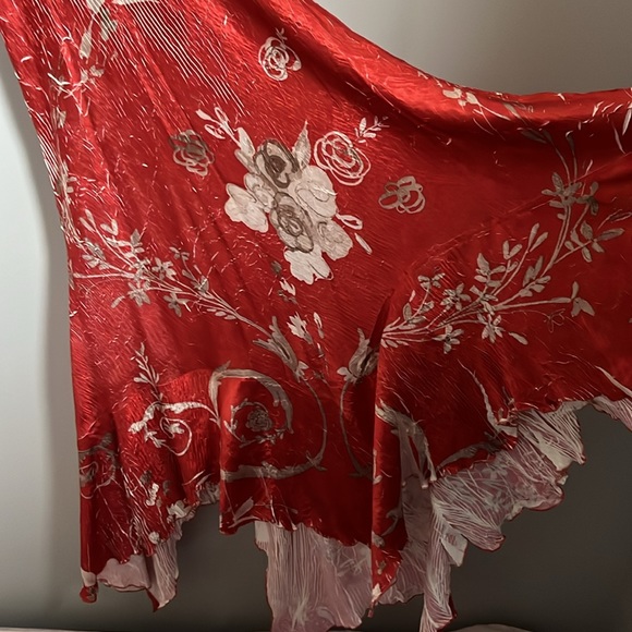 Komarov bright shiny red maxi asymmetrical dress with ivory/bronze floral design - Picture 5 of 9